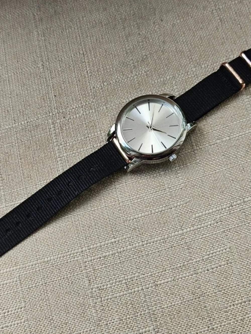 Fashion Wristwatch Unisex Black Canvas Strap Quartz Analog Wrist Watch